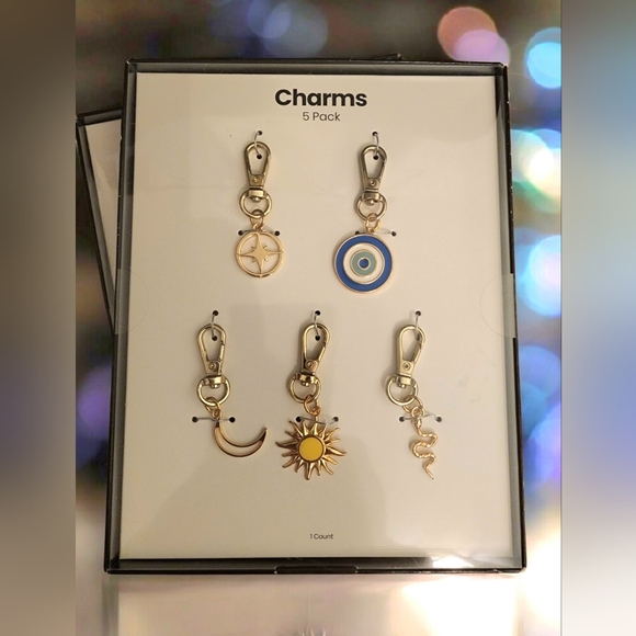 Accessories - ✨ Celestial Signs Charm Set – 5-Pack ✨